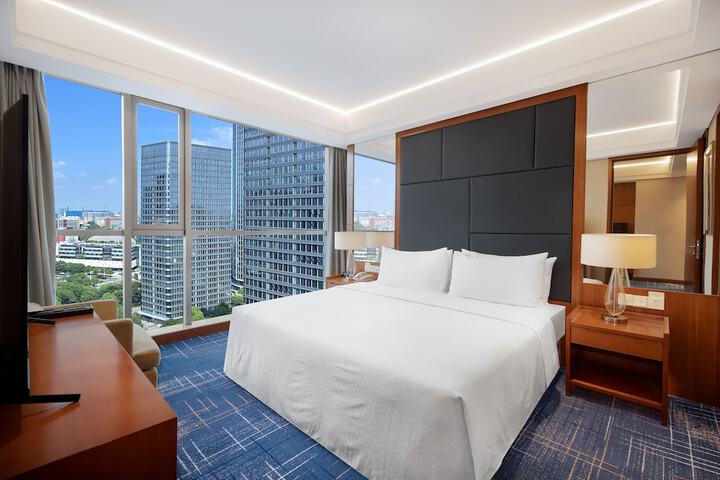 Room 10 of 104