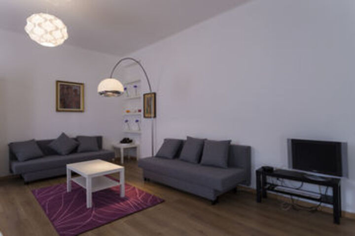 Room 34 of 320