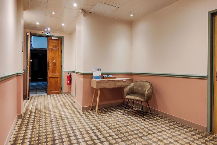 Hotel 193 of 198