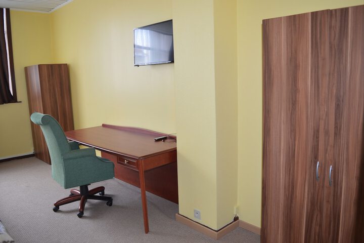 Room 19 of 34