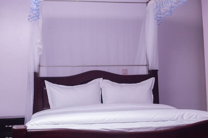 Room 3 of 6
