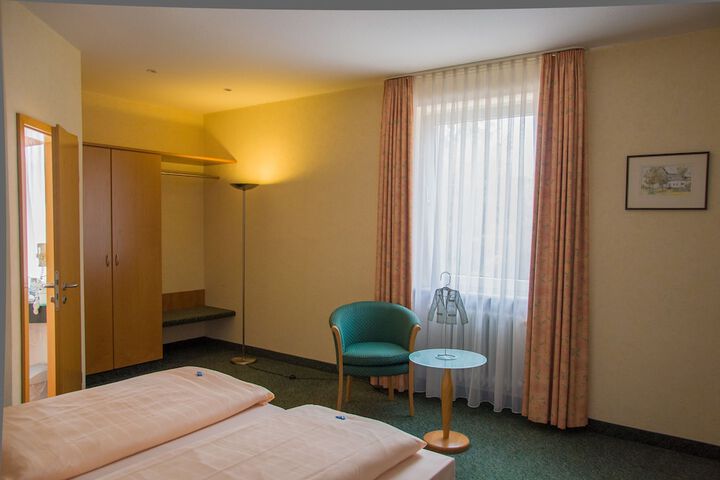 Room 4 of 47