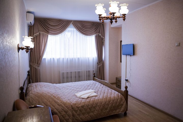 Room 4 of 36