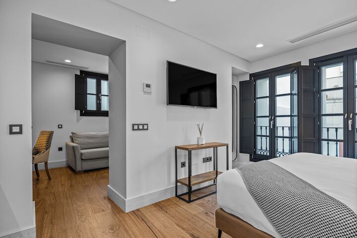 Room 8 of 26