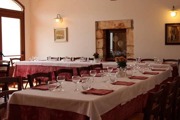 Dining 35 of 64