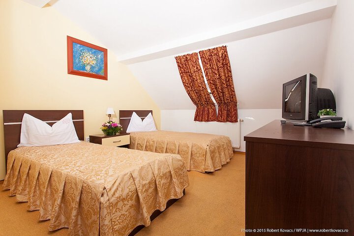 Room 8 of 22