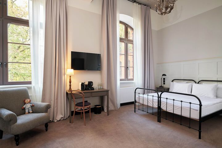 Room 15 of 46