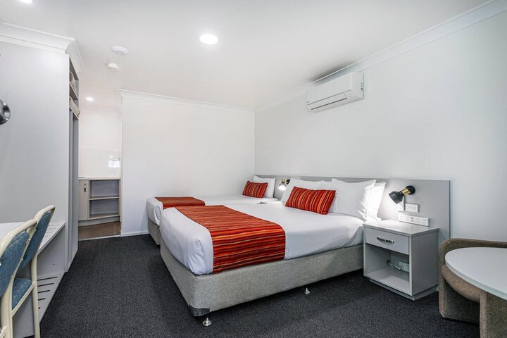 Room 41 of 85