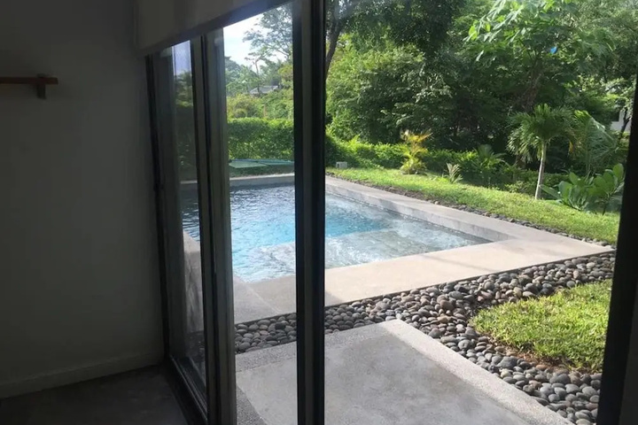 Pool 6 of 10