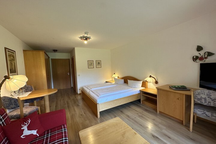Room 47 of 137