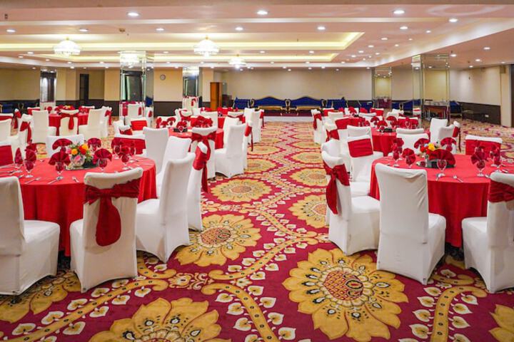 Ballroom/Hall 60 of 64