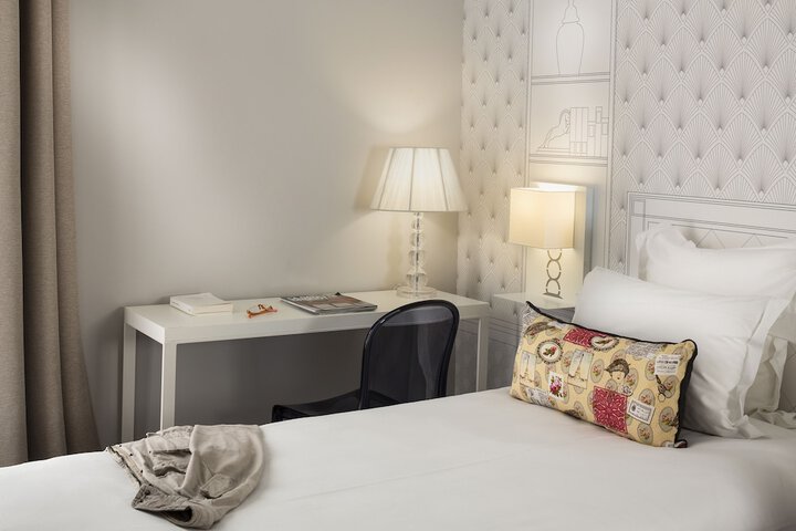 Room 7 of 37