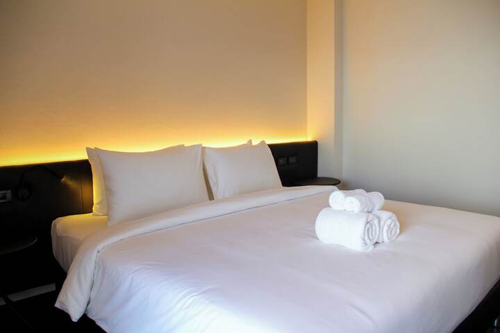Room 16 of 32