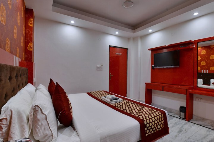 Room 40 of 102