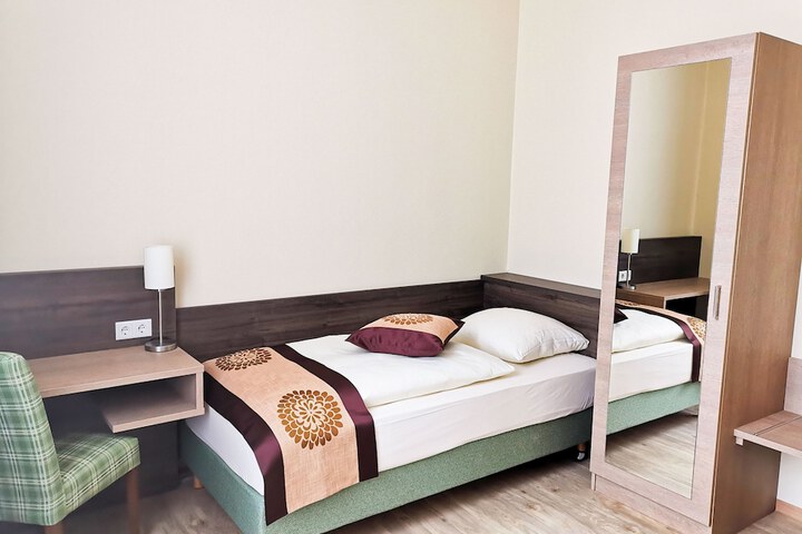 Room 3 of 57