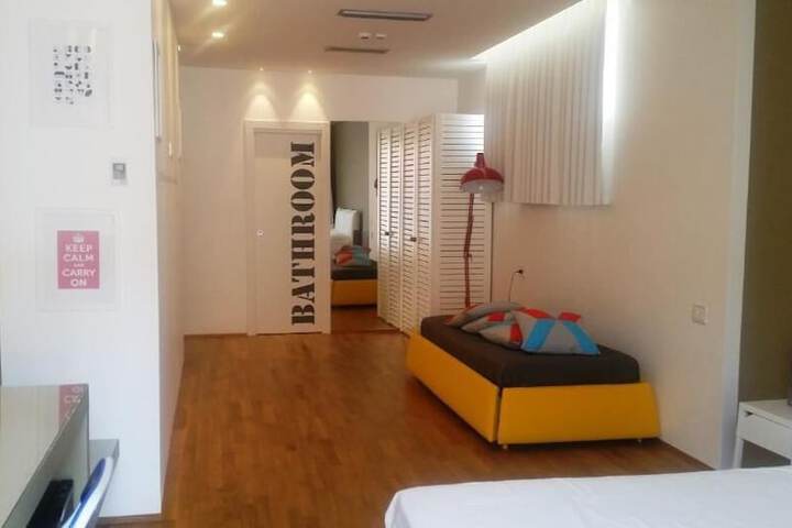 Room 19 of 49