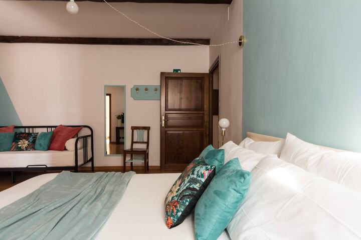 Room 25 of 134