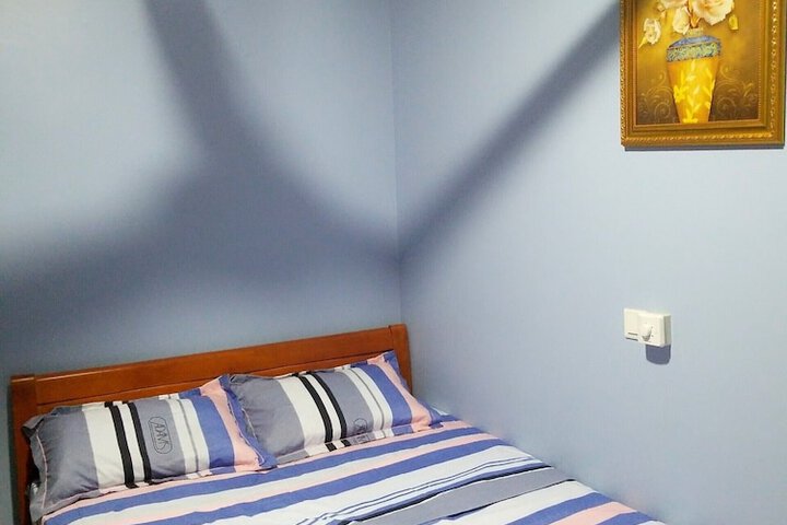 Room 12 of 23