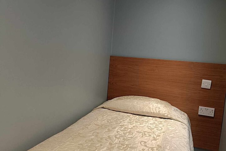 Room 98 of 283