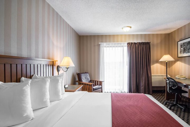 Room 11 of 37