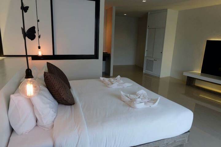Room 15 of 108