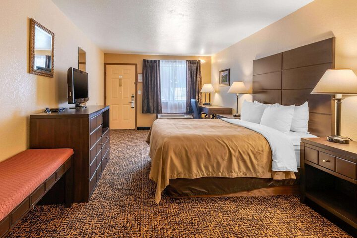Room 3 of 38