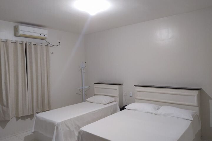 Room 10 of 18