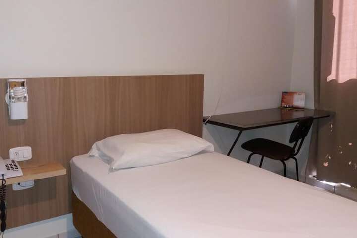 Room 11 of 36