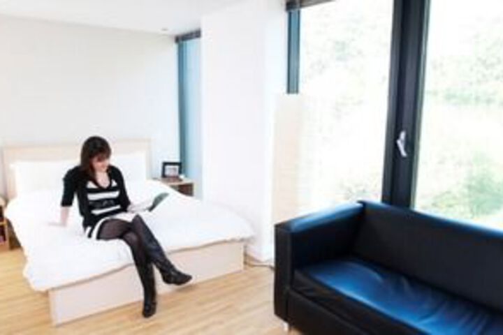 Room 2 of 9