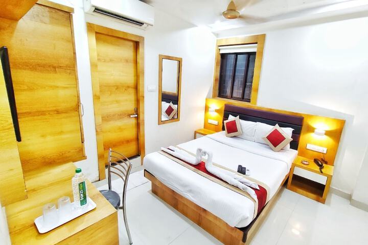 Room 9 of 9