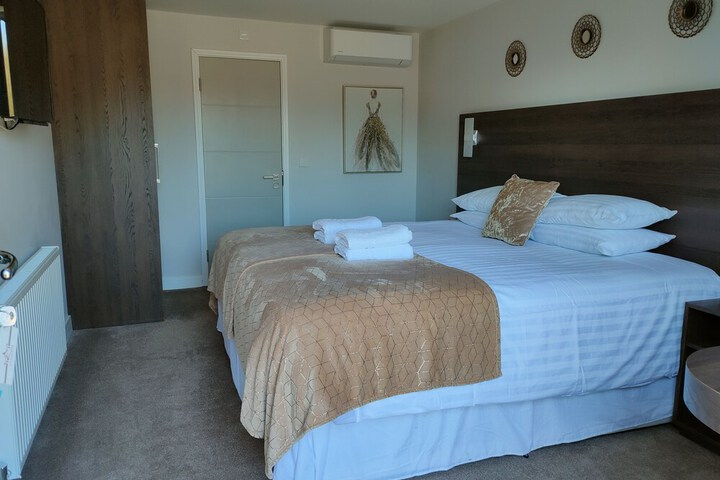 Room 4 of 11