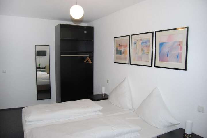 Room 11 of 41