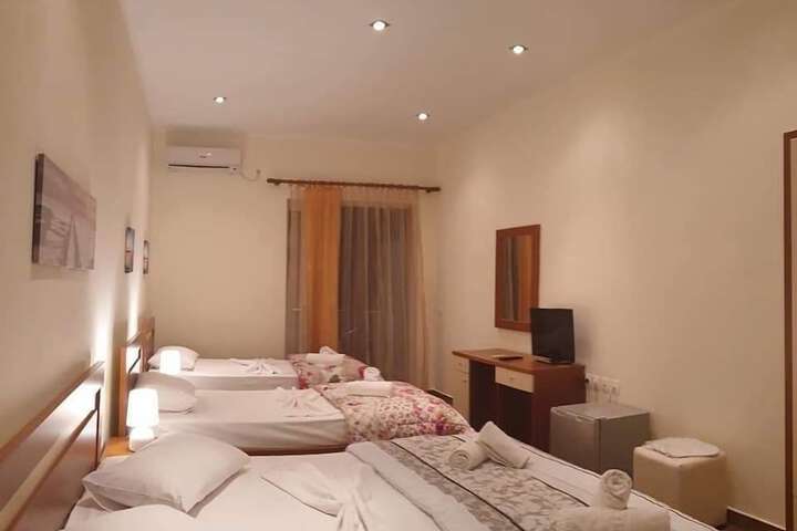Room 8 of 25