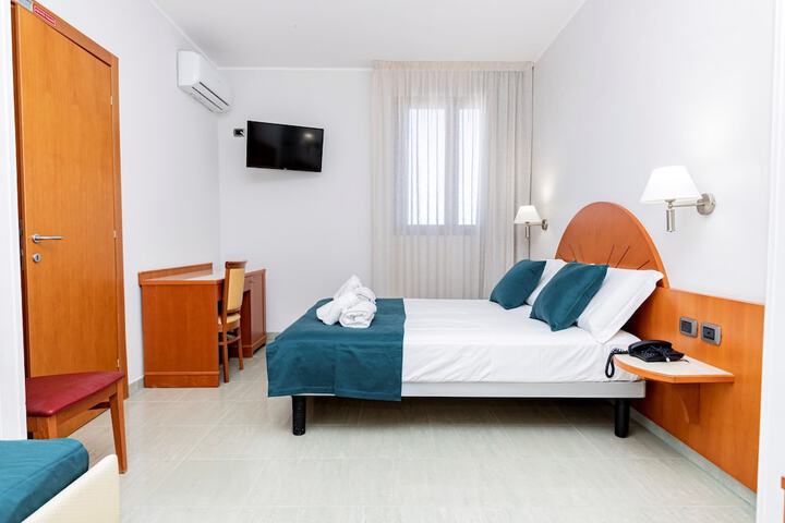 Room 28 of 48