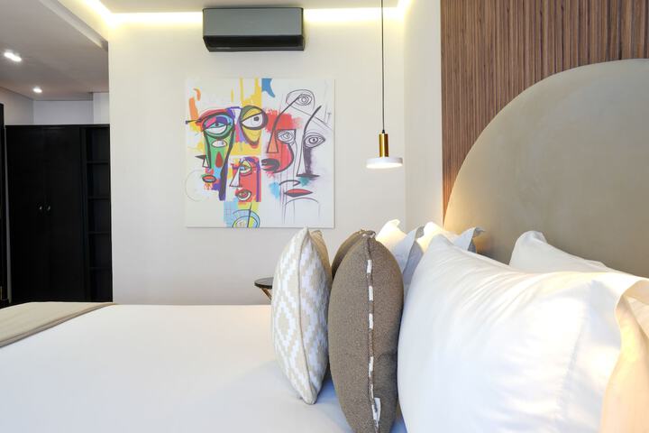 Room 5 of 14