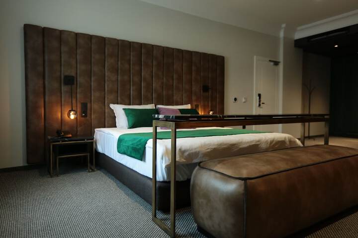 Room 22 of 48