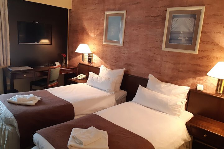 Room 9 of 22