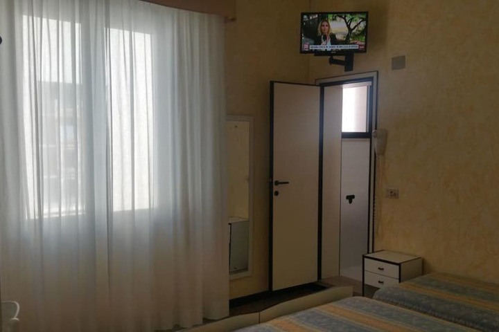 Room 19 of 34