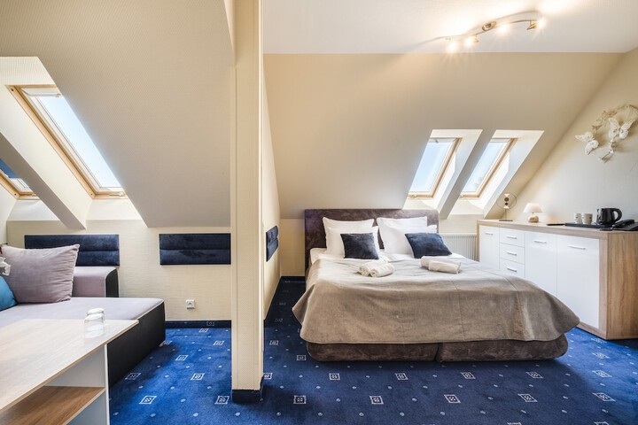 Room 32 of 127
