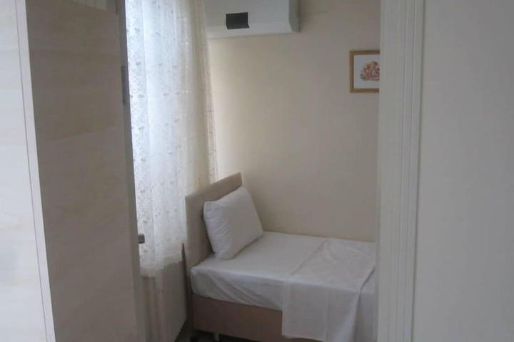 Room 12 of 29