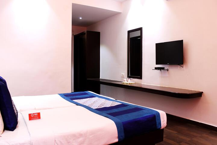 Room 1 of 5
