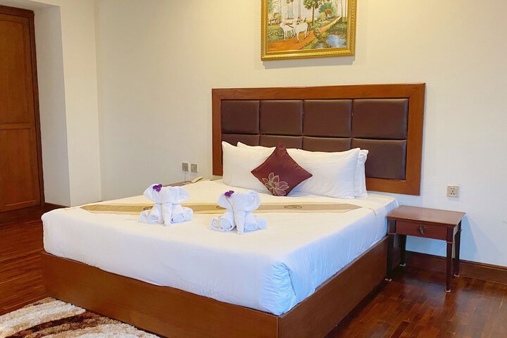 Room 5 of 81
