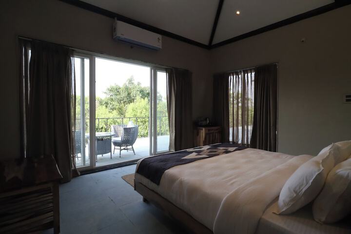 Room 29 of 76