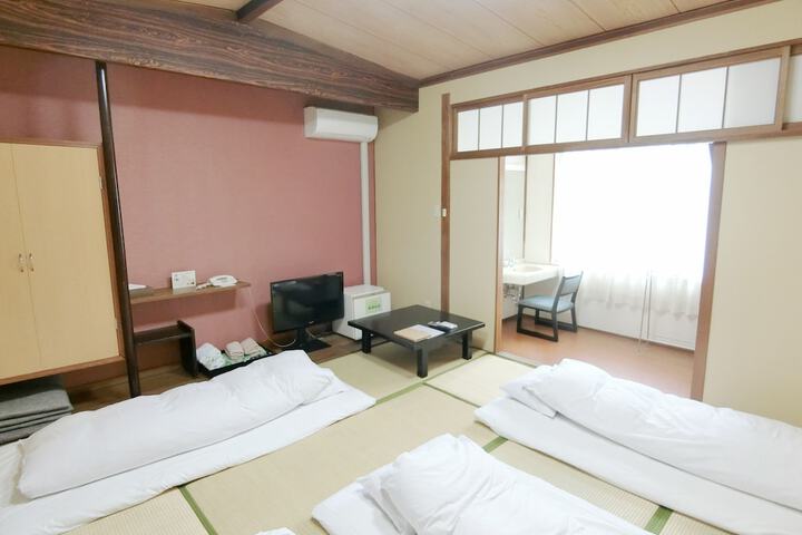 Room 21 of 49