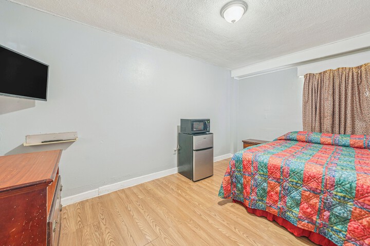 Room 7 of 44