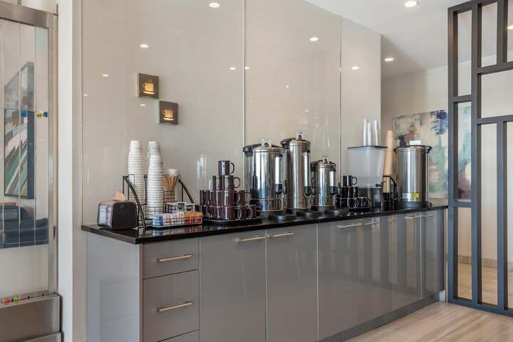 Breakfast/Coffee Service 33 of 40