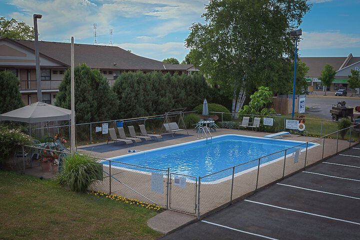 Pool 39 of 50