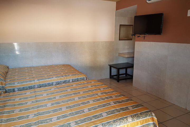 Room 11 of 27