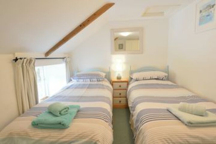 Room 6 of 26