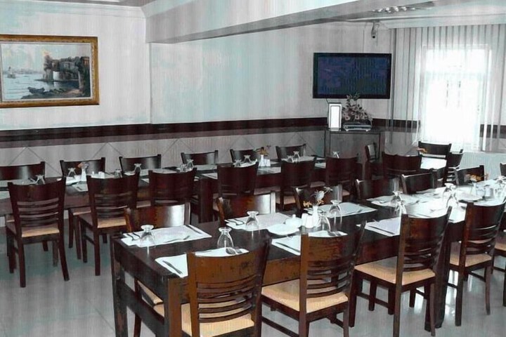 Dining 48 of 61